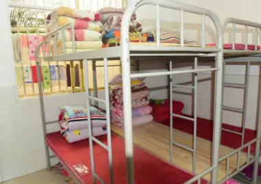 ������У